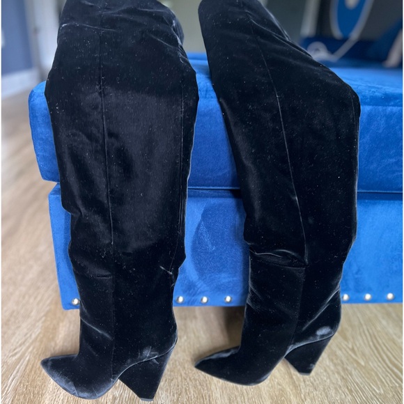 YSL SUEDE KNEE LENGTH BOOTS - Picture 2 of 8